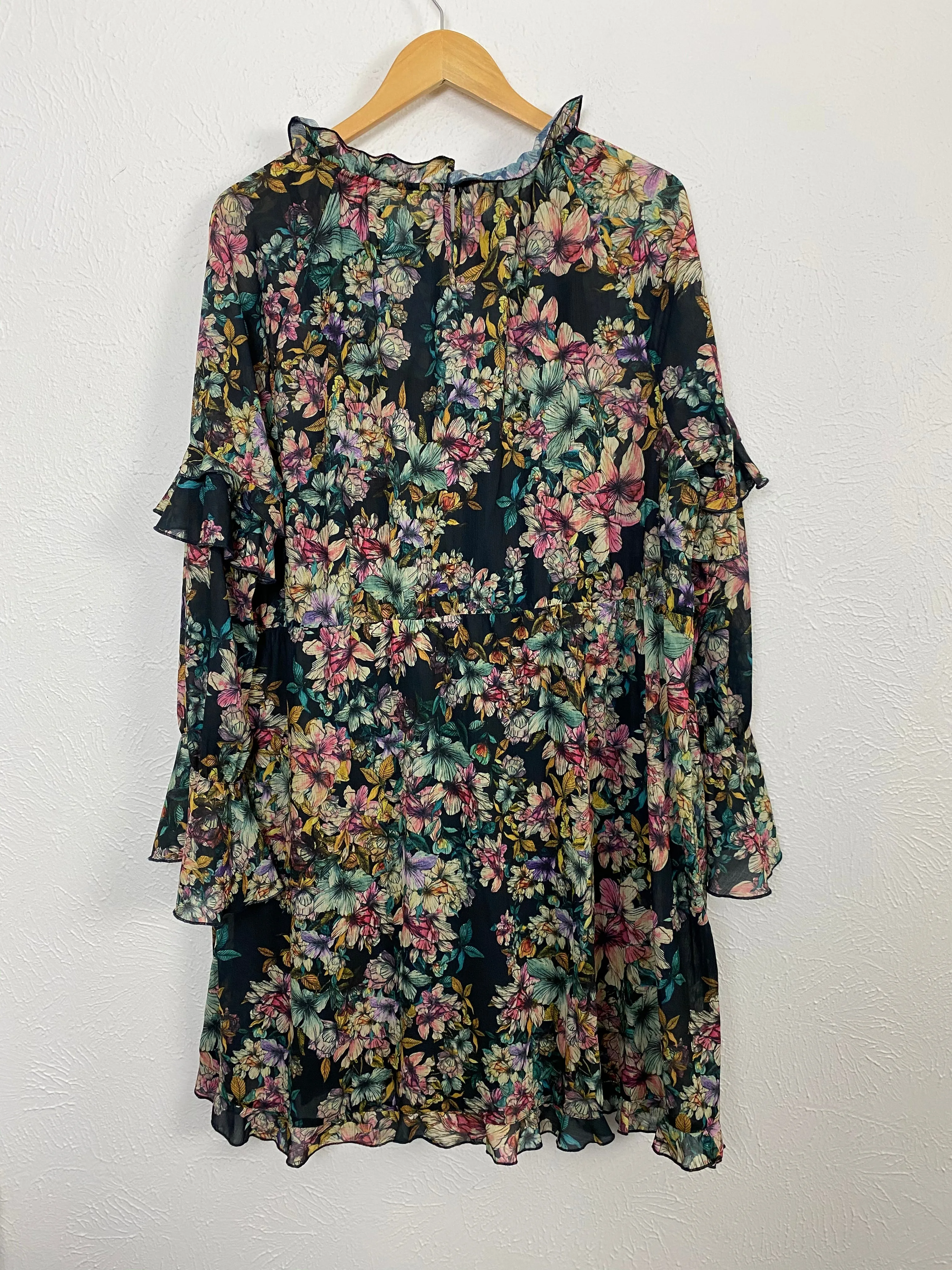 H&M Flowing Plus Size Dress w/ Liner