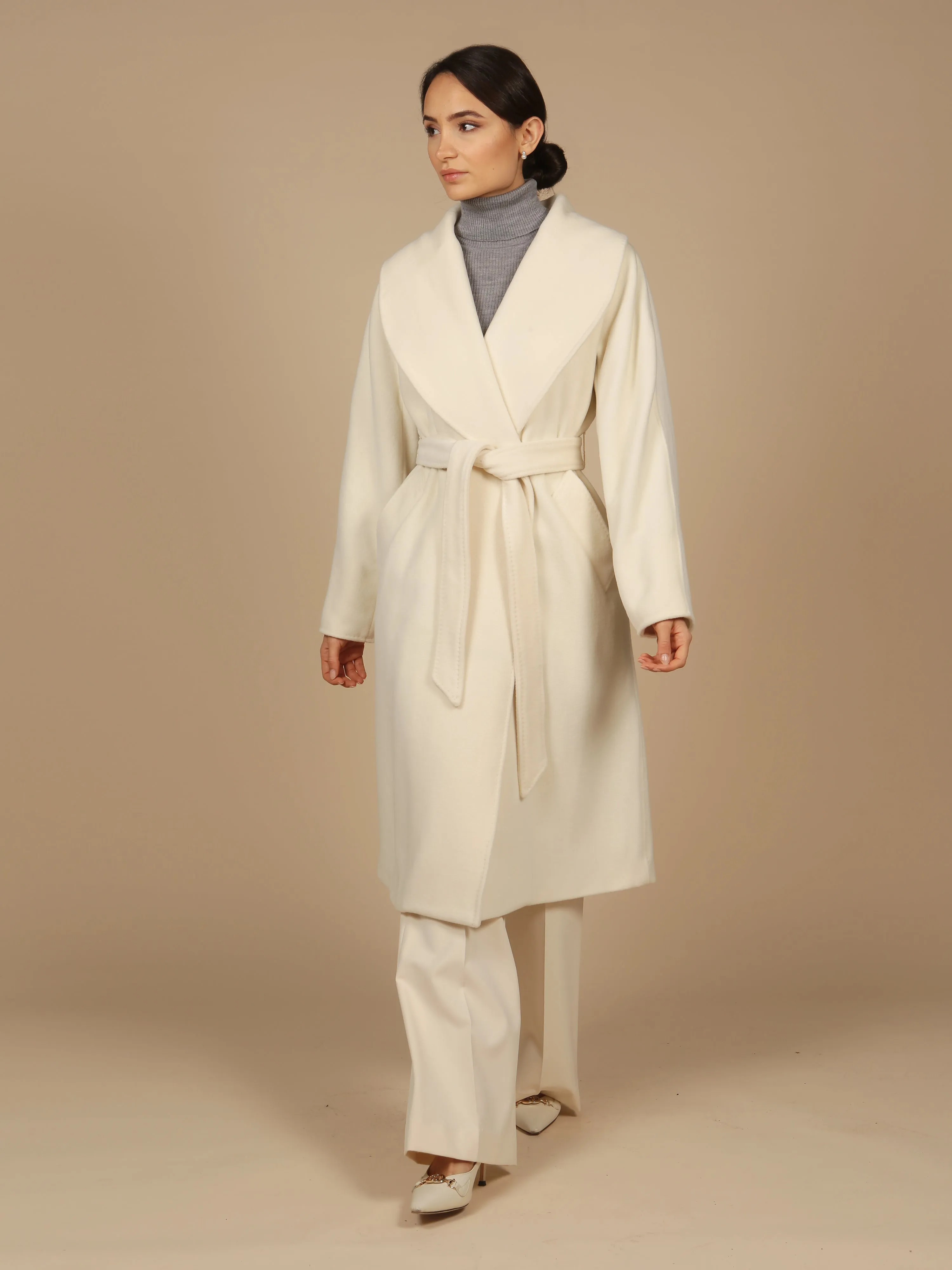 'Hepburn' Italian Virgin Wool and Cashmere Coat in Bianco