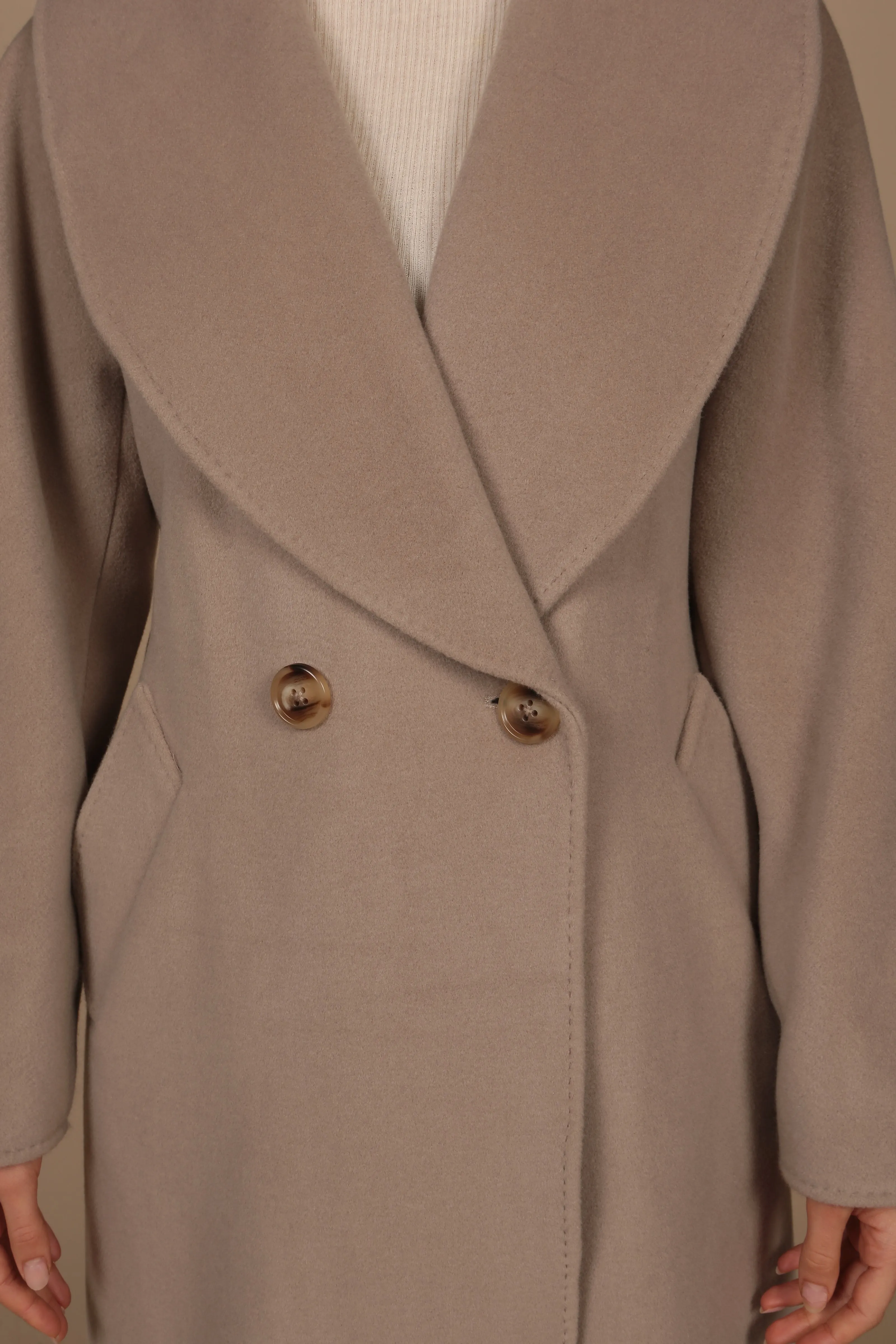 ‘Hepburn’ Italian Virgin Wool and Cashmere Coat in Grigio