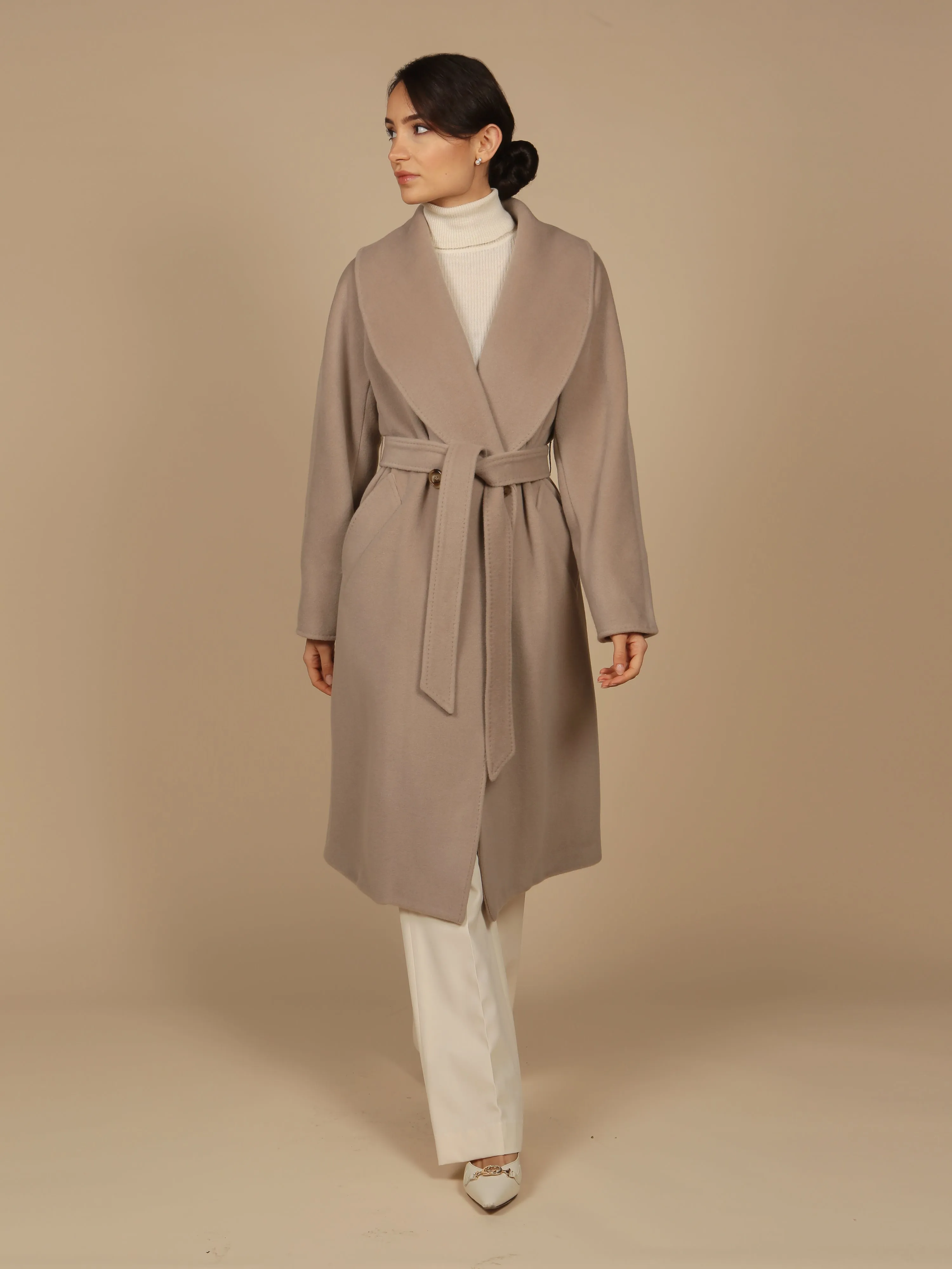 ‘Hepburn’ Italian Virgin Wool and Cashmere Coat in Grigio