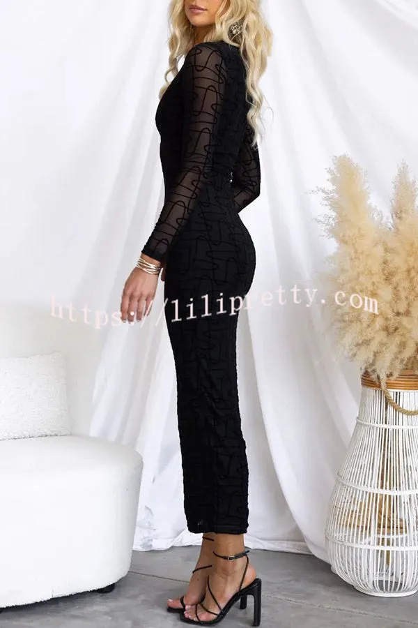 Love and Luxury Mesh Linear Abstract Print Stretch Maxi Dress (with Removable Slip)