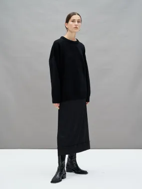 PRUNE - Jupe midi évasée en satin de viscose Noir