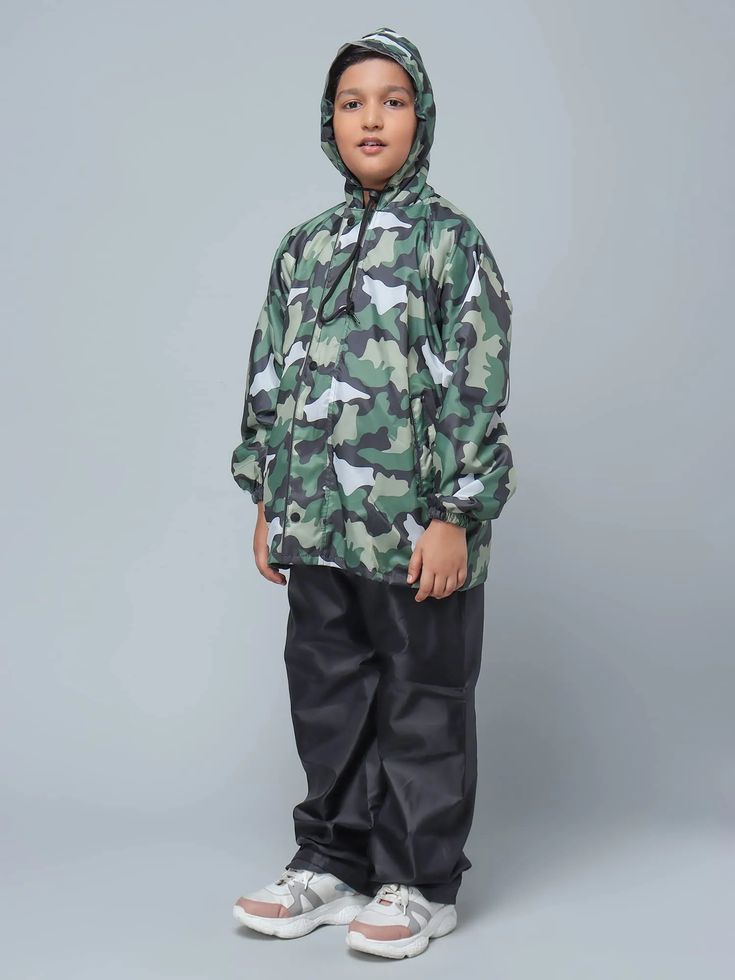 STRAUSS THE CLOWNFISH Comrad Series Kid's Waterproof Nylon Double Coating Reversible Raincoat with Hood and Reflector Logo at Back. Set of Top& Bottom. Printed Pouch Age-5-7 years (Green Camo)