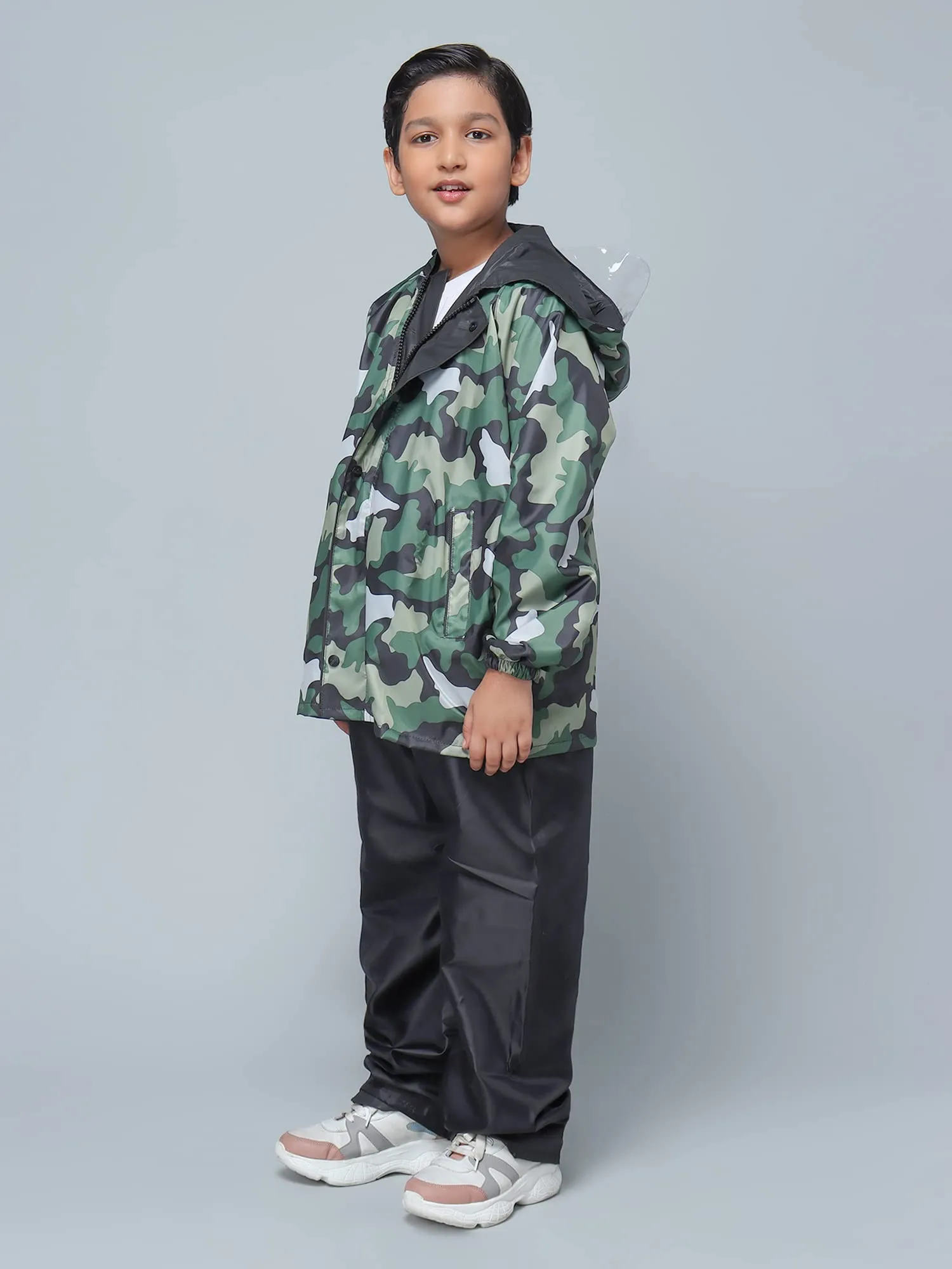 STRAUSS THE CLOWNFISH Comrad Series Kid's Waterproof Nylon Double Coating Reversible Raincoat with Hood and Reflector Logo at Back. Set of Top& Bottom. Printed Pouch Age-5-7 years (Green Camo)