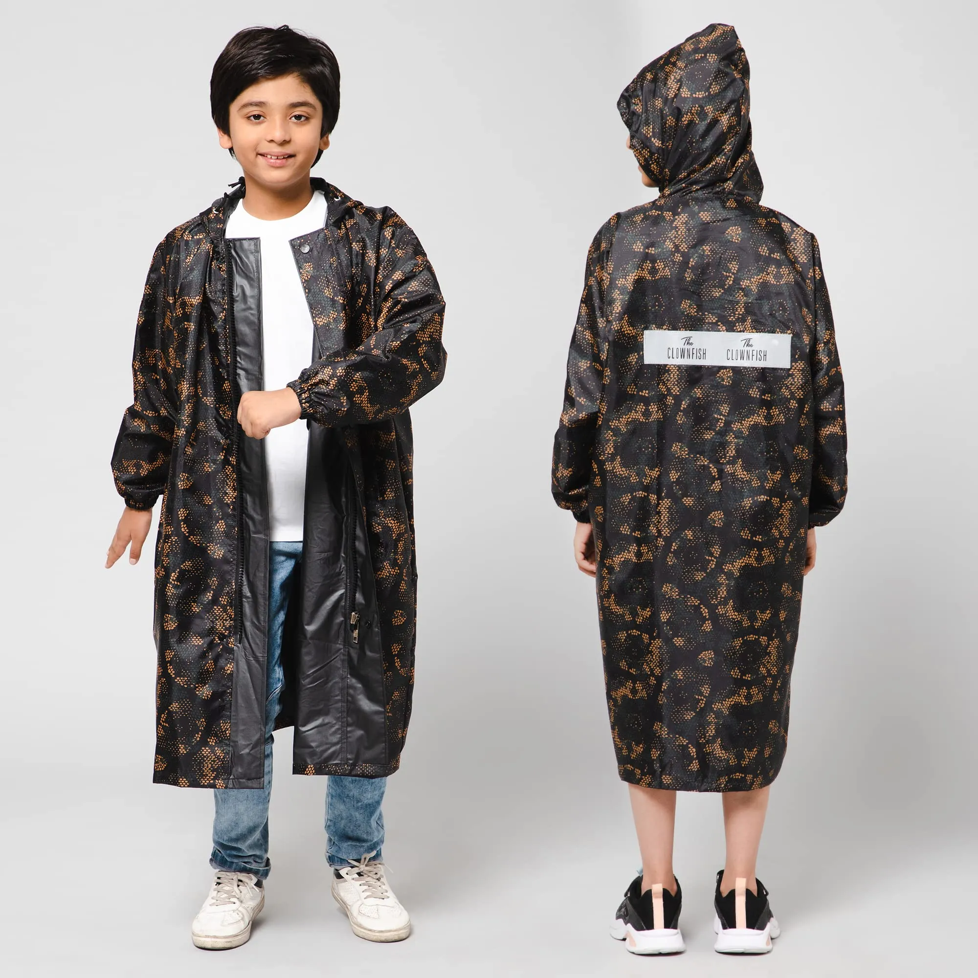 THE CLOWNFISH Splash Squad Series Kids Raincoat Waterproof Polyester Double Coating Reversible Longcoat with Hood and Reflector Logo at Back. Printed Plastic Pouch. Kid Age-11-12 years (Jet Black)