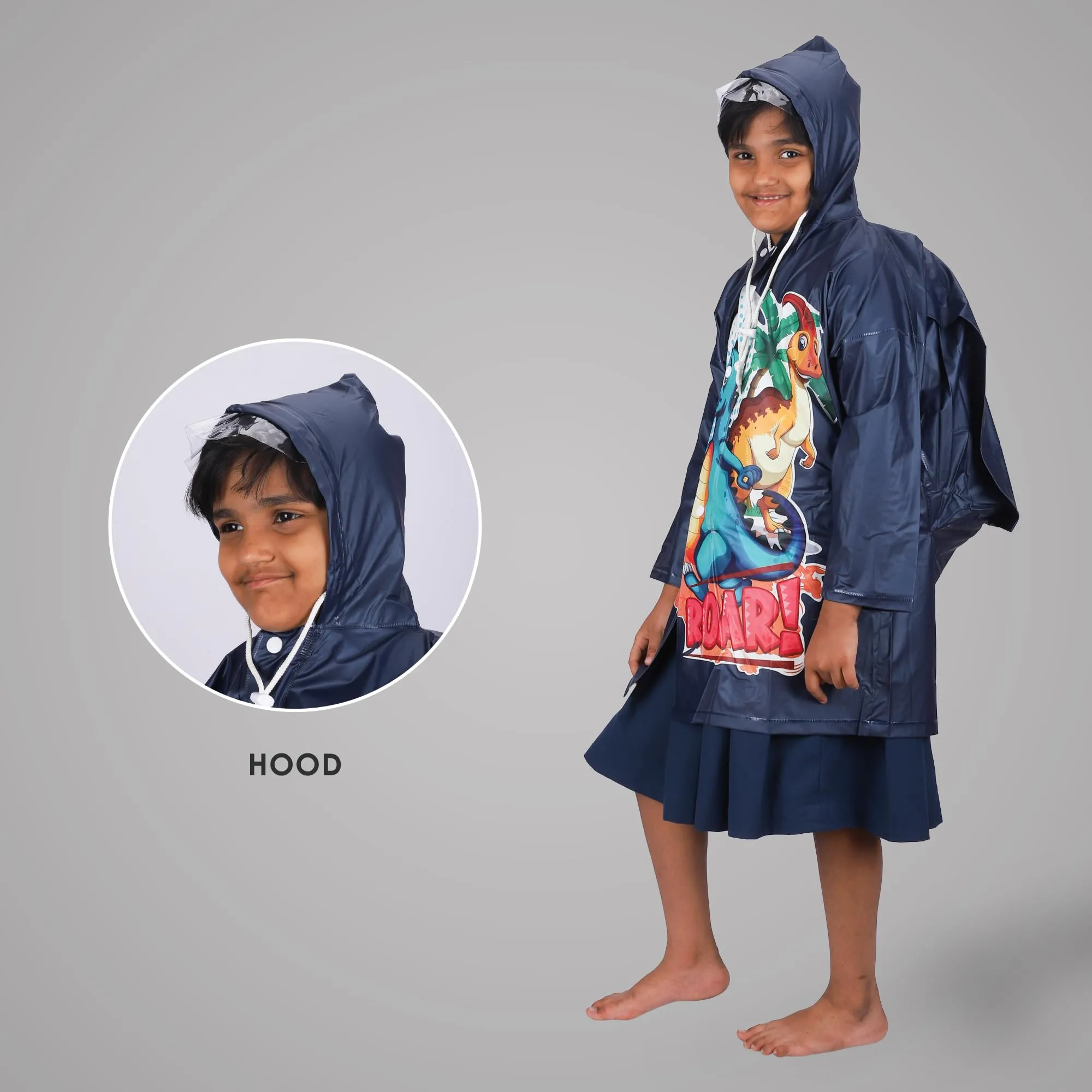 THE CLOWNFISH Toon Caper Series Kids Waterproof PVC Longcoat with Adjustable Hood & Extra Space for Backpack/Schoolbag Holding. Printed Plastic Pouch. Kid Age-3-4 years (Midnight Blue)