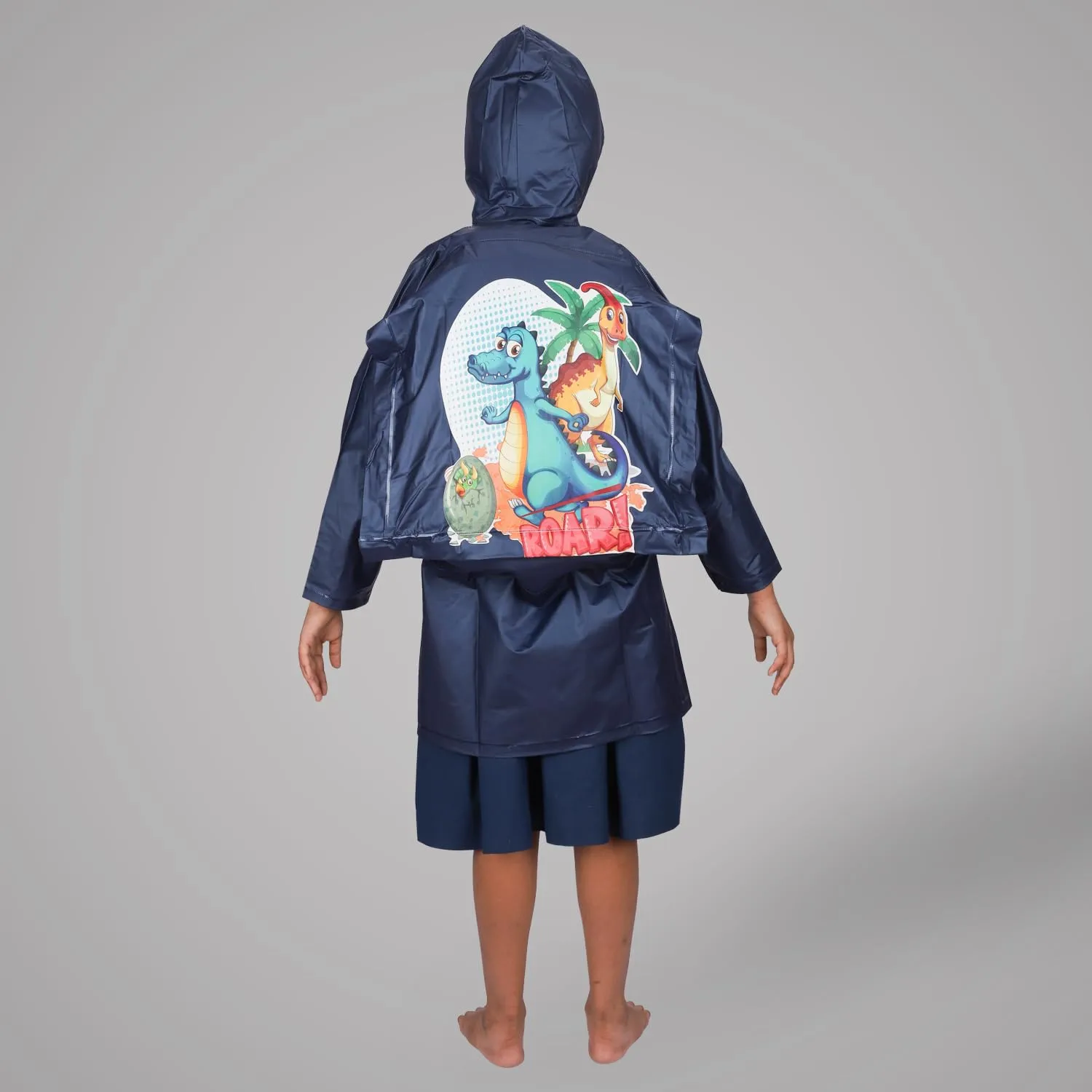 THE CLOWNFISH Toon Caper Series Kids Waterproof PVC Longcoat with Adjustable Hood & Extra Space for Backpack/Schoolbag Holding. Printed Plastic Pouch. Kid Age-3-4 years (Midnight Blue)